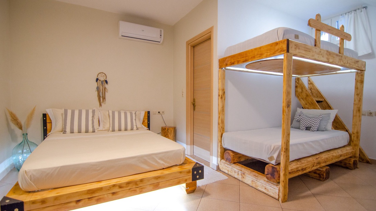Photo of Bedroom in Ios Town