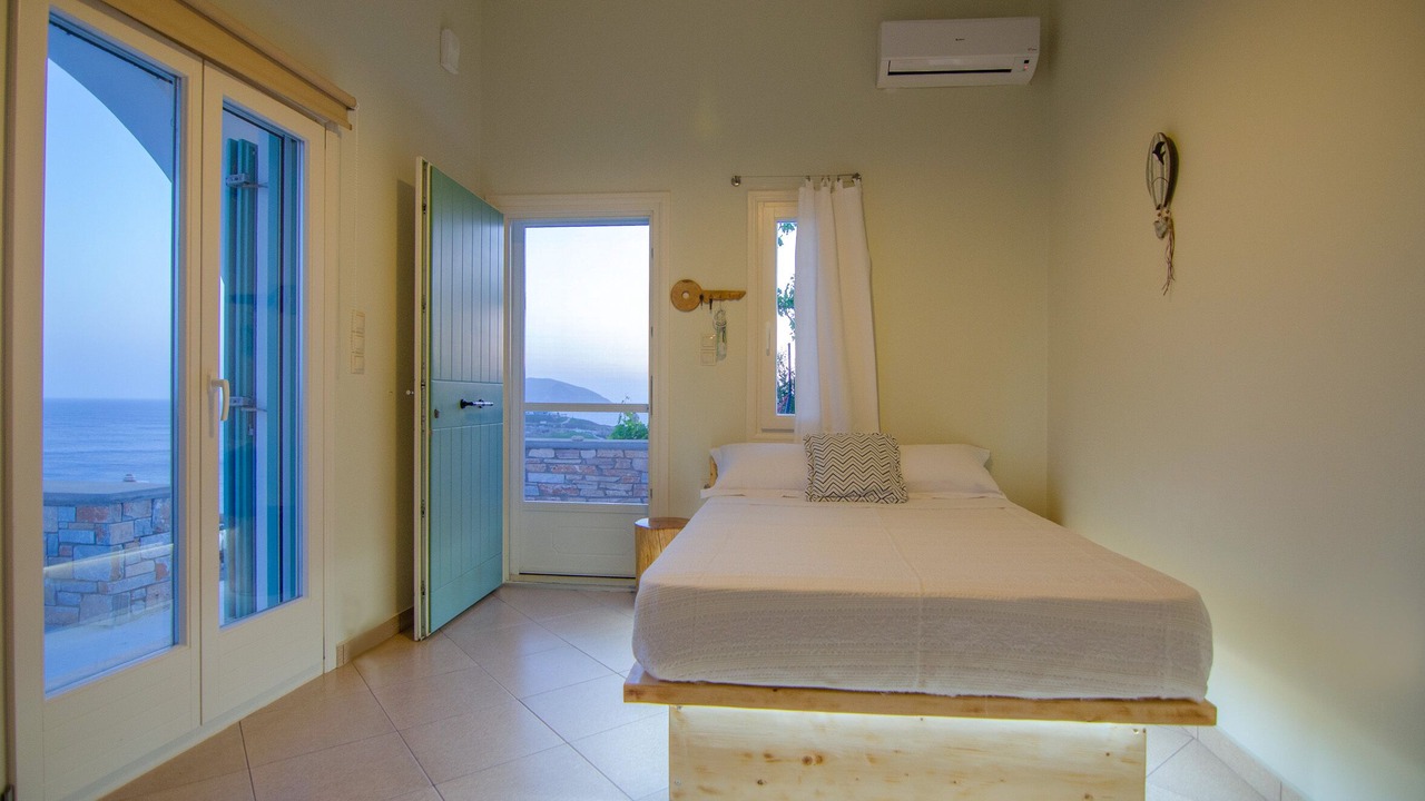 Photo of Bedroom in Ios Town