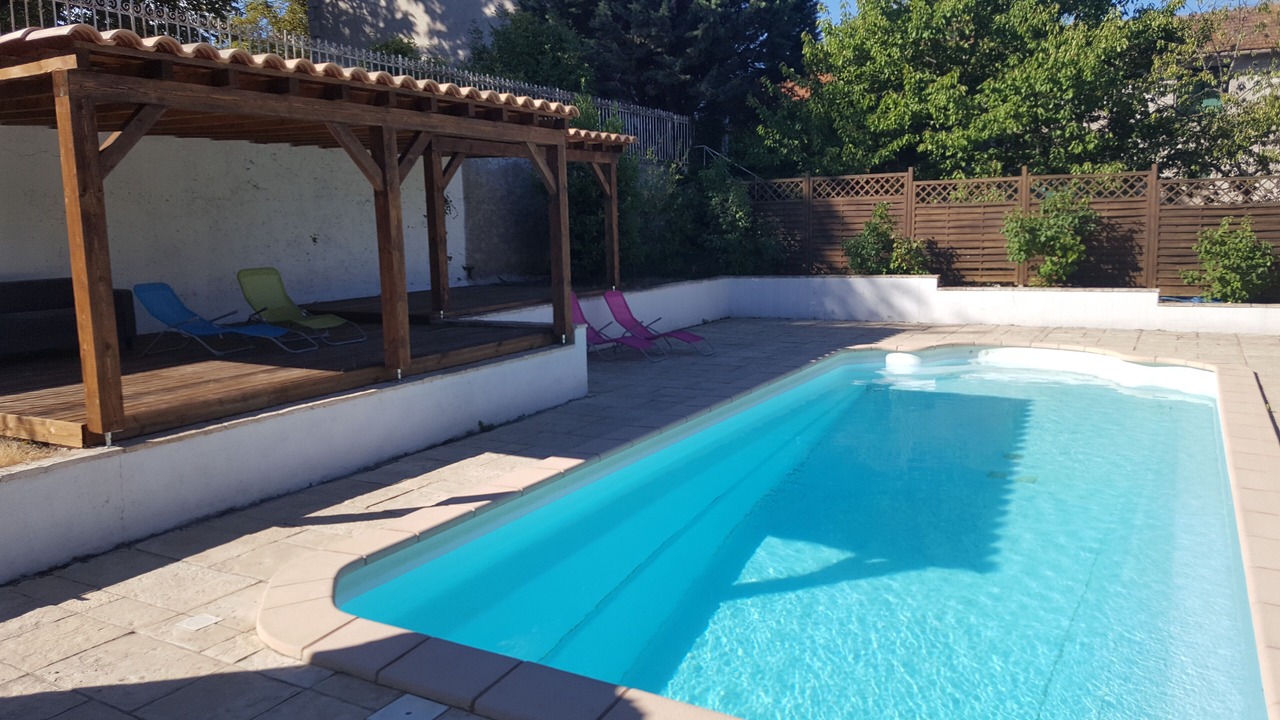 Photo of Outdoor in Pomas