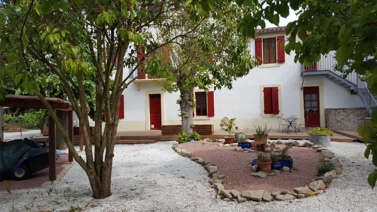 Photo of Outdoor in Pomas