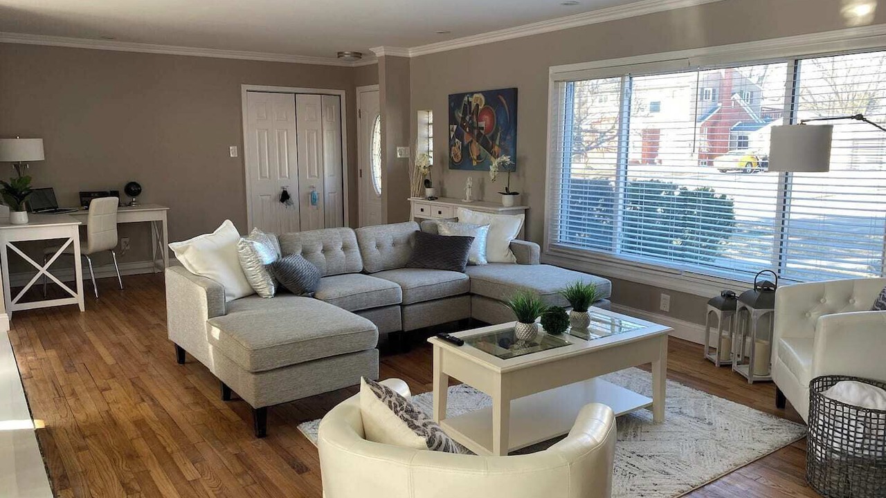 Photo of Livingroom in Harper Woods