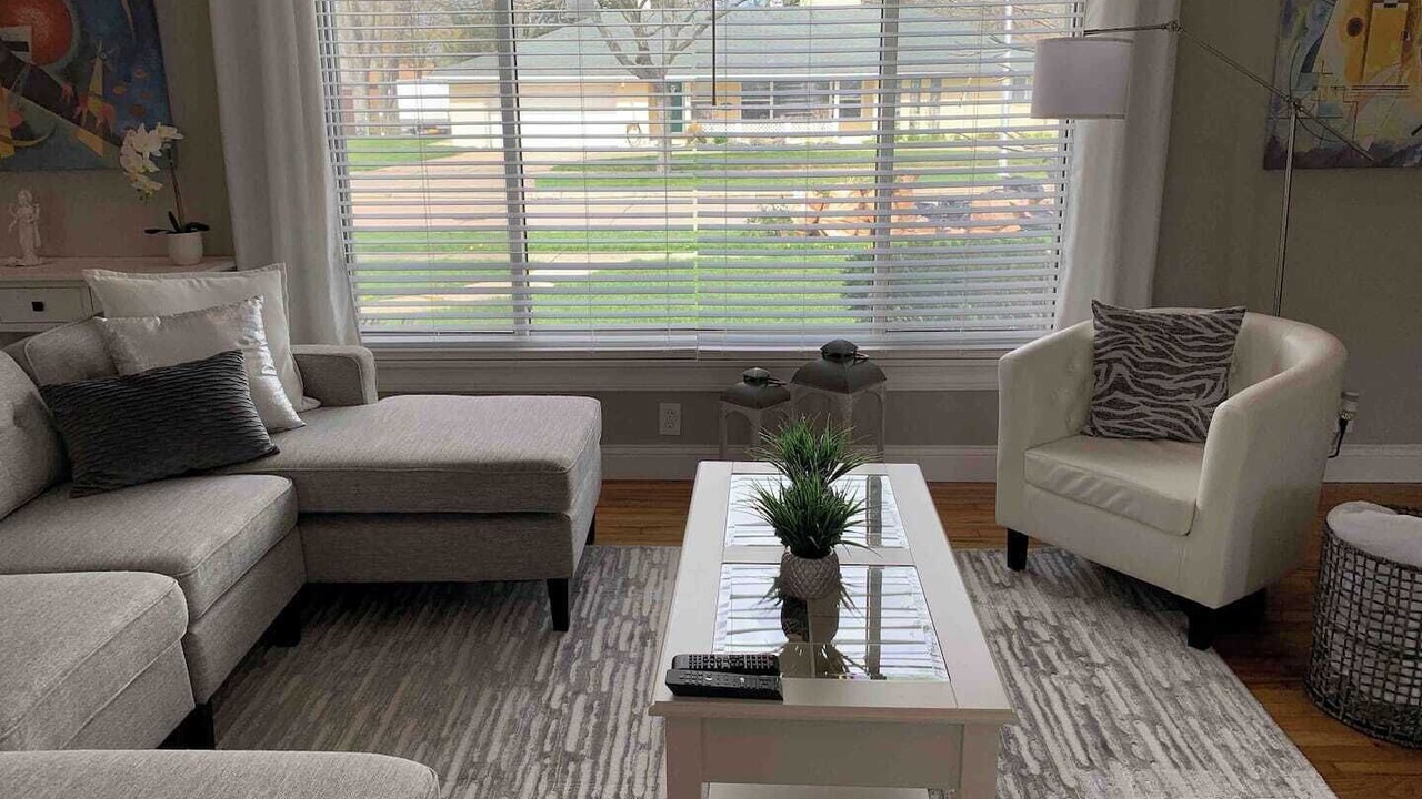 Photo of Livingroom in Harper Woods