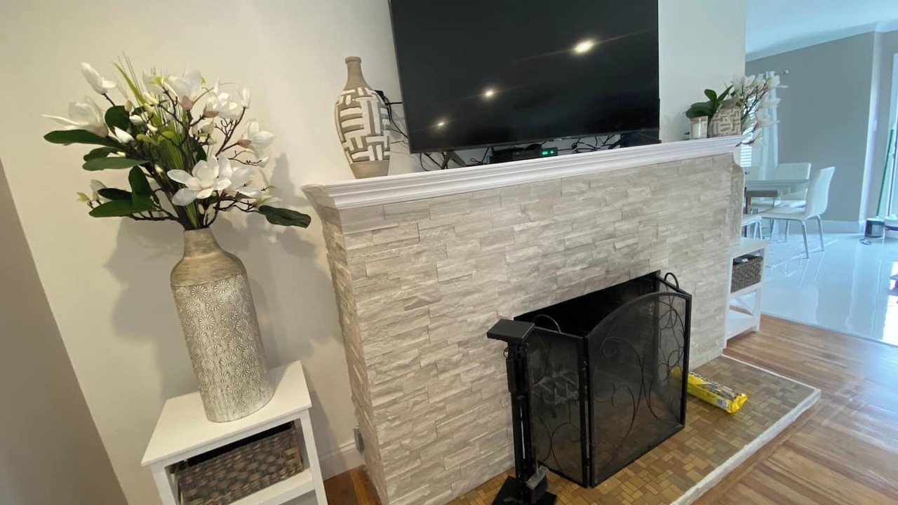 Photo of Livingroom in Harper Woods