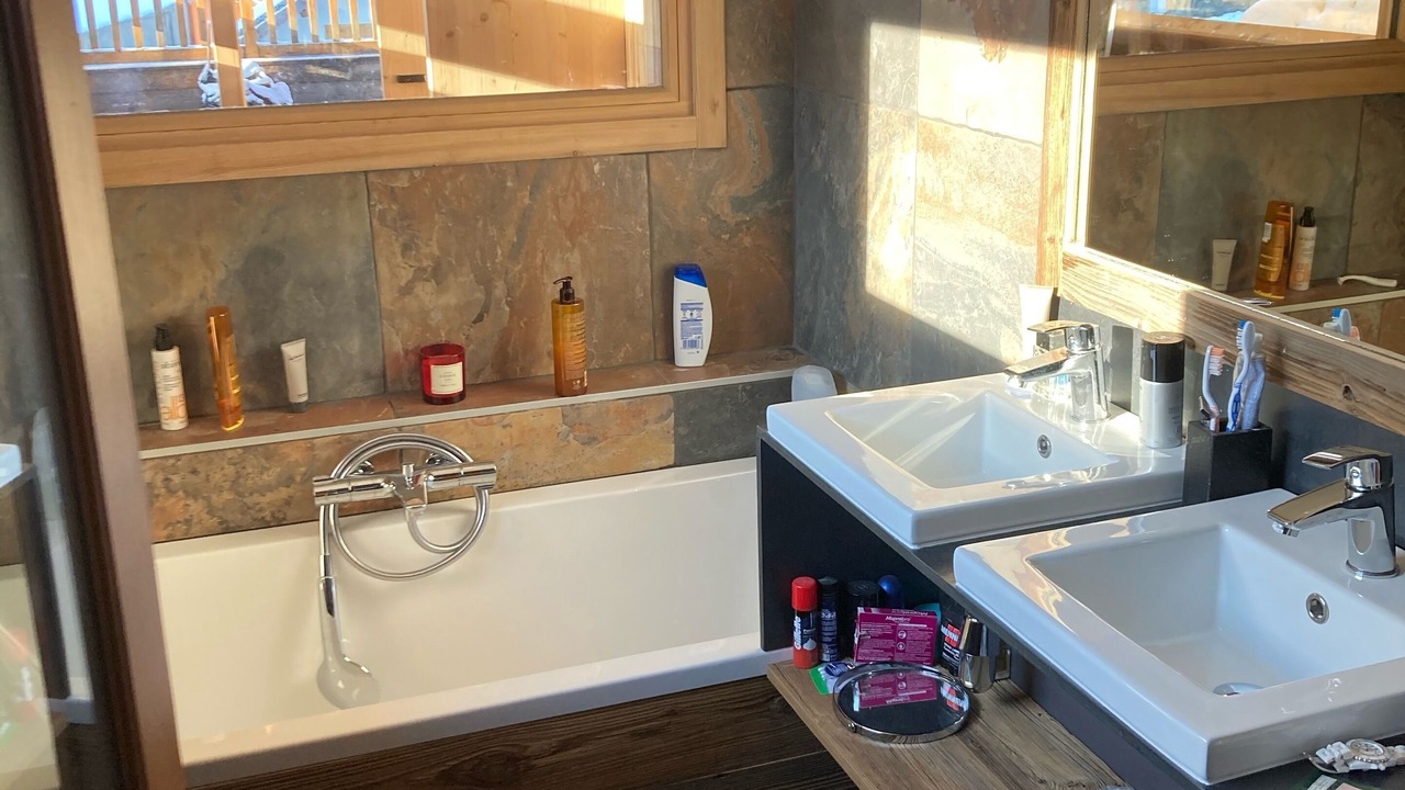 Photo of Bathroom in Eclose-Ouest