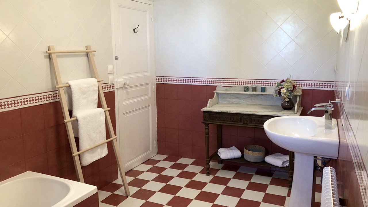 Photo of Bathroom in La Bastide-de-Bousignac