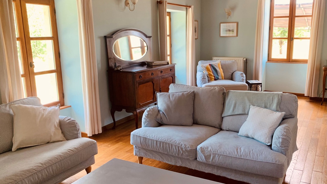 Photo of Livingroom in Cherves-Richemont