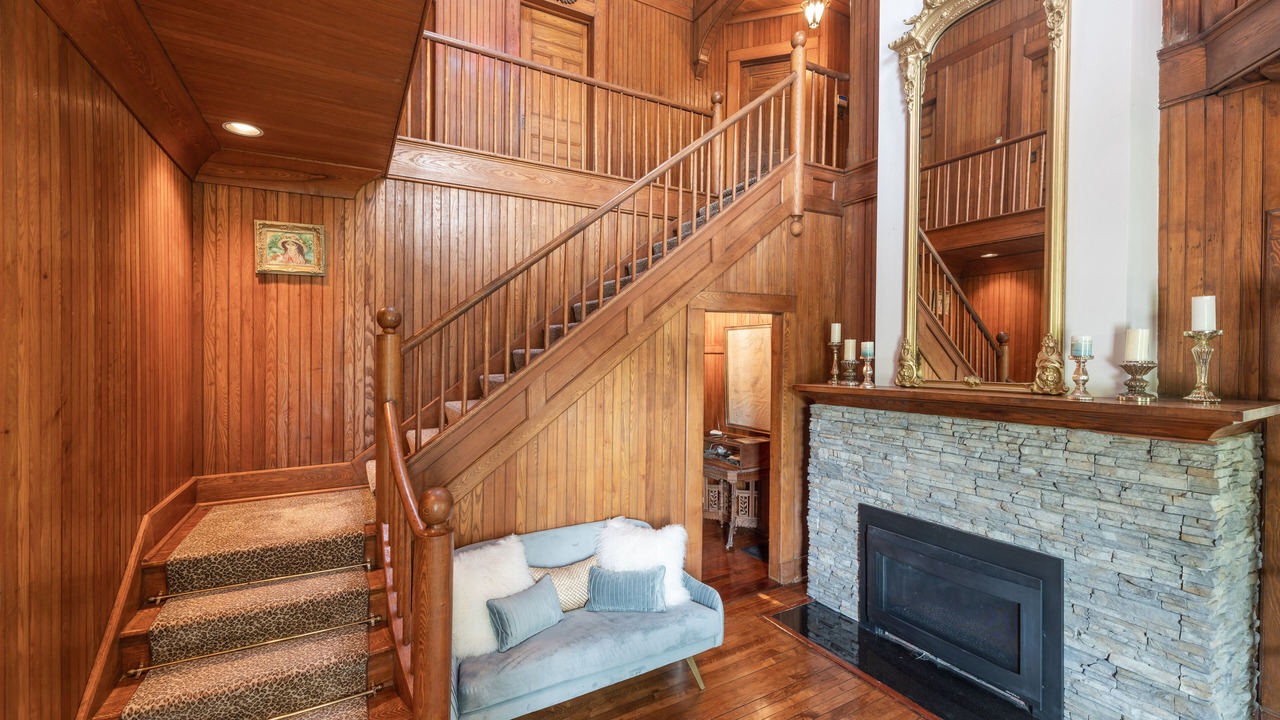 Photo of Livingroom in Mattituck