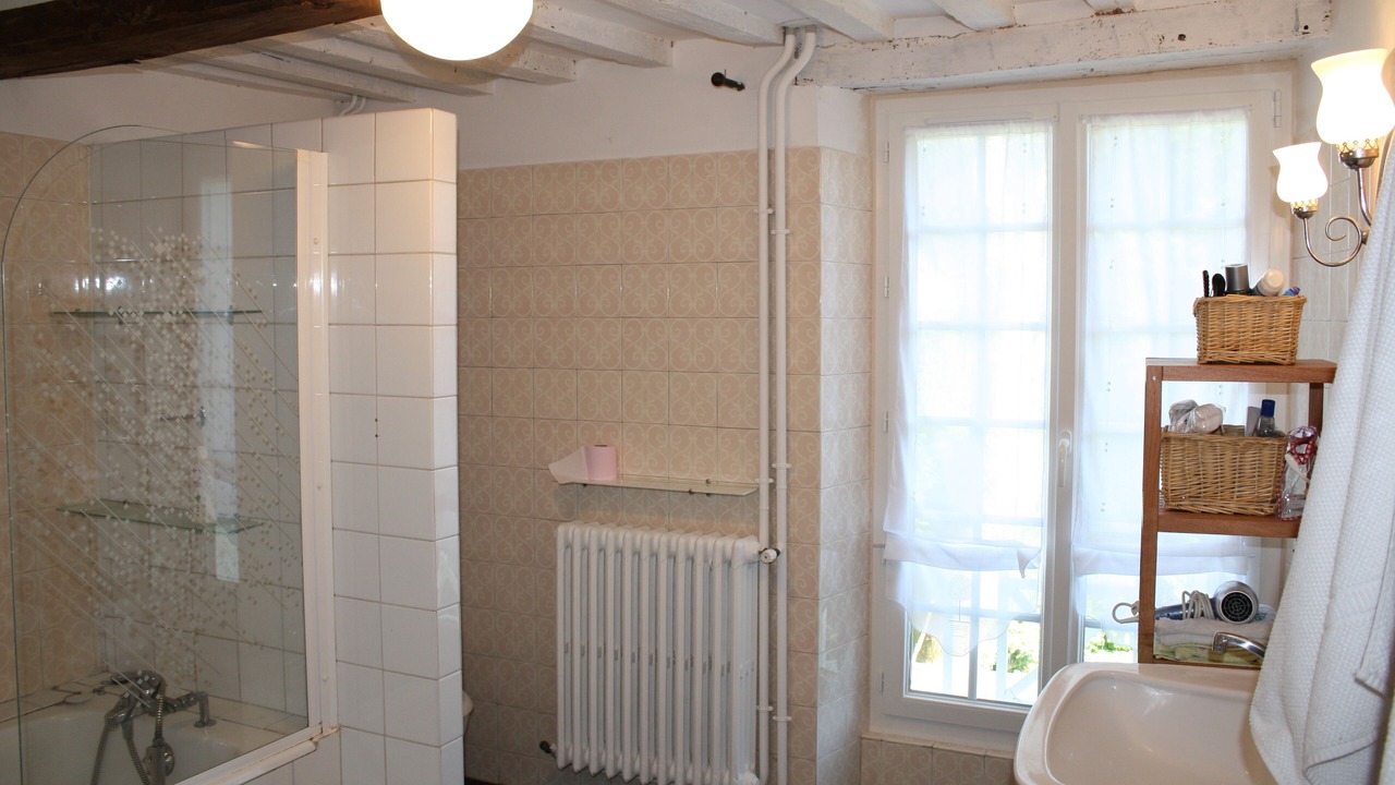 Photo of Bathroom in Tracy-sur-Mer