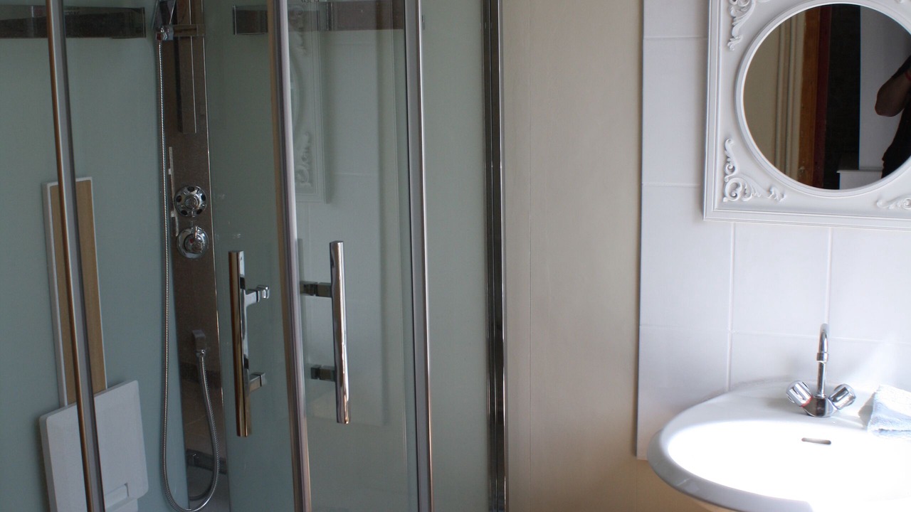 Photo of Bathroom in Tracy-sur-Mer