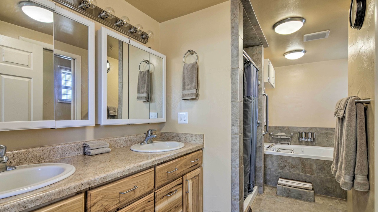 Photo of Bathroom in Henrieville