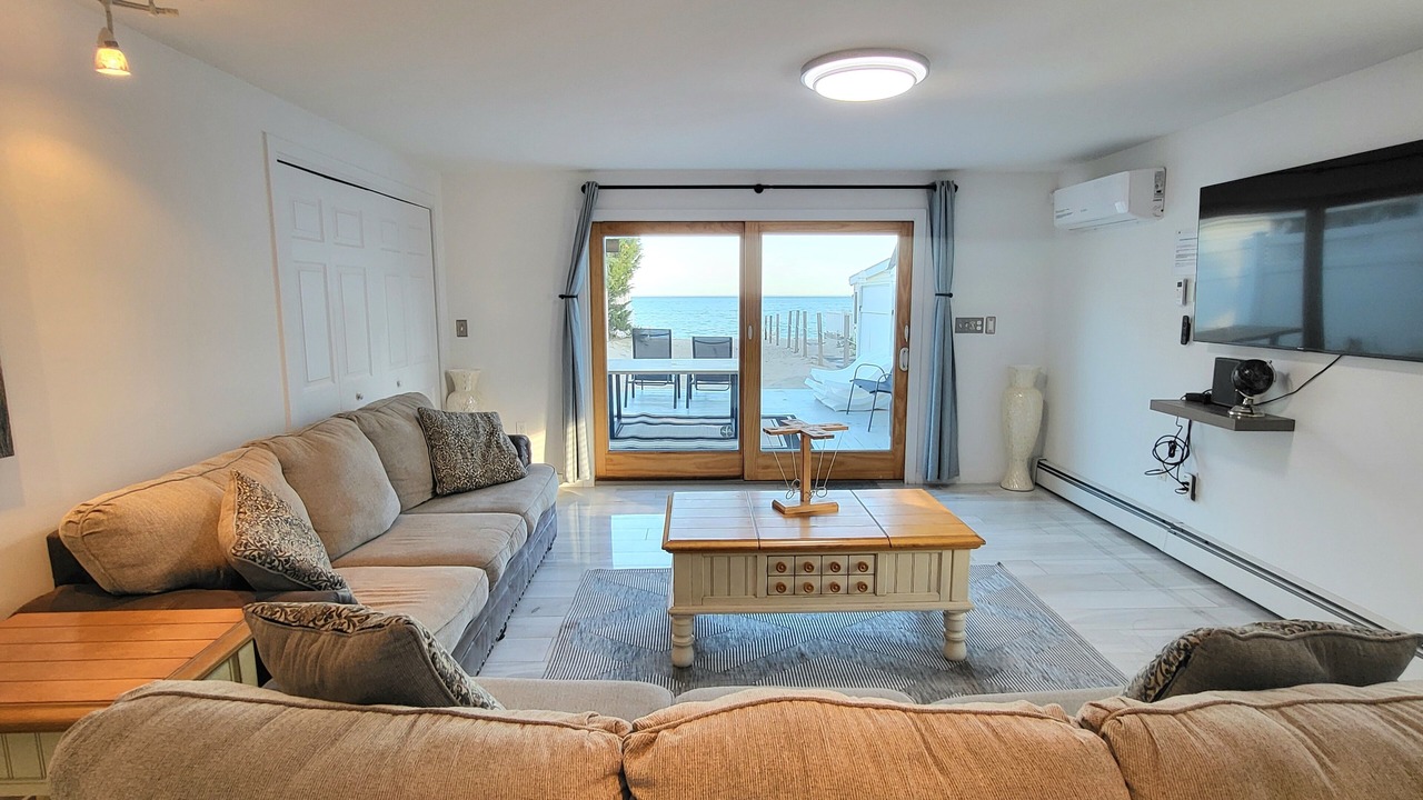 Photo of Livingroom in Clinton