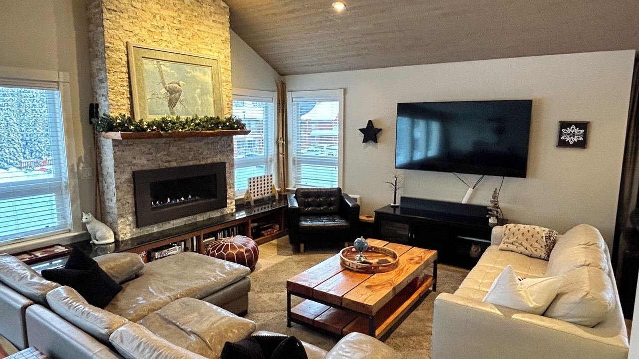 Photo of Livingroom in Okanagan-Similkameen