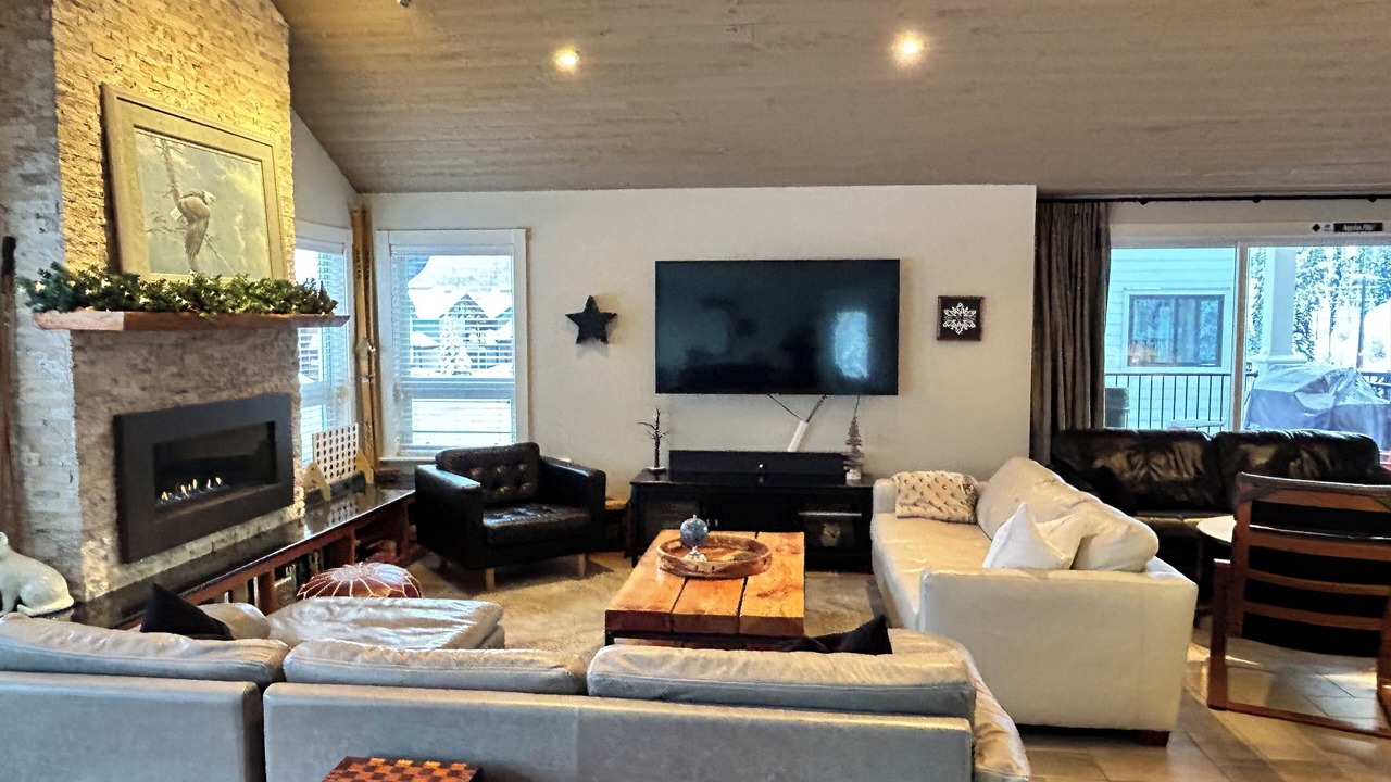 Photo of Livingroom in Okanagan-Similkameen