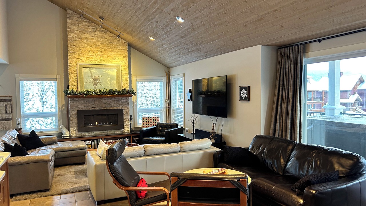 Photo of Livingroom in Okanagan-Similkameen