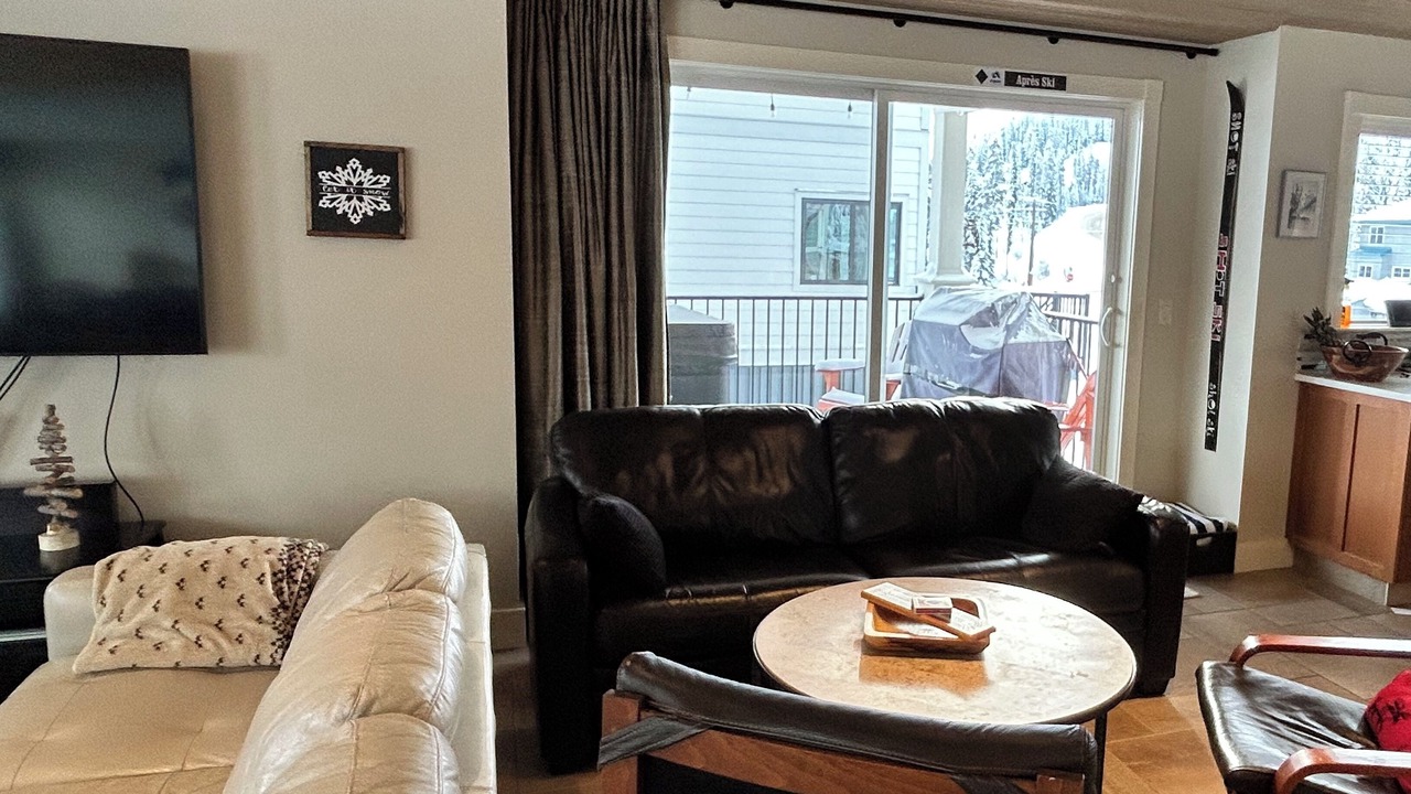 Photo of Livingroom in Okanagan-Similkameen