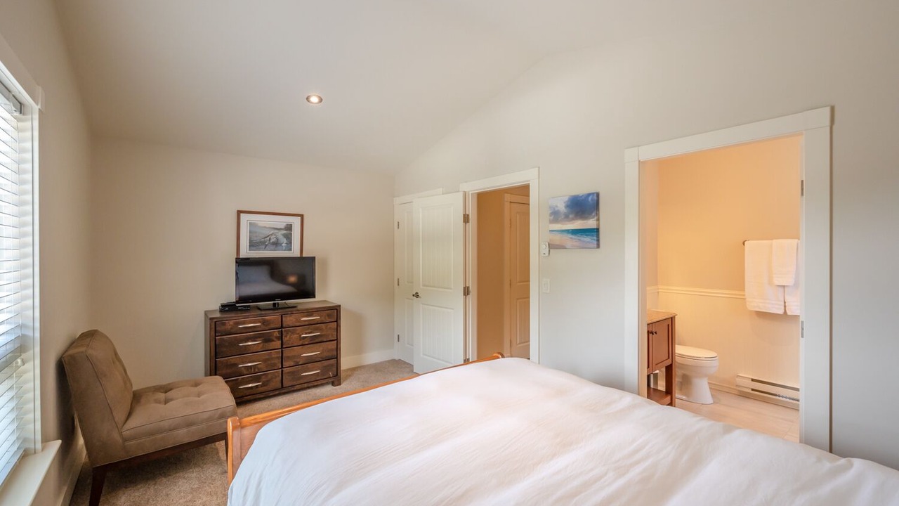 Photo of Bedroom in Okanagan-Similkameen