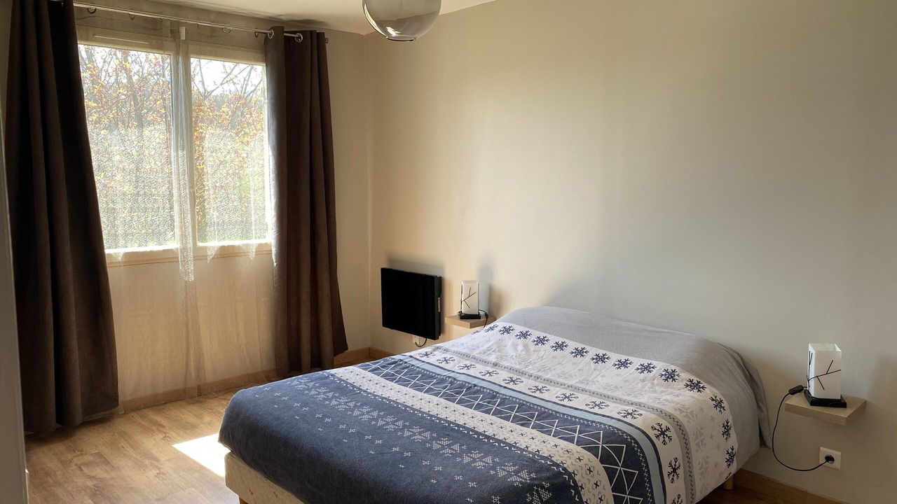 Photo of Bedroom in Saint-Martin-du-Puy