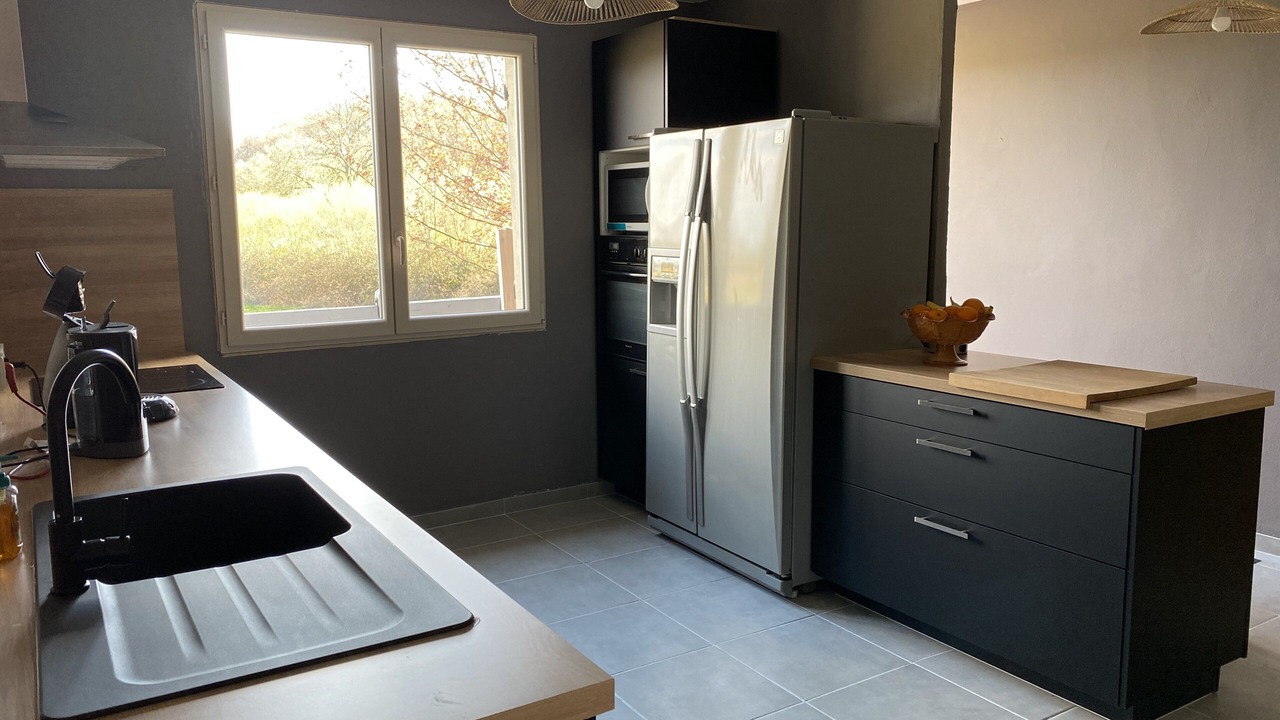Photo of Kitchen in Saint-Martin-du-Puy