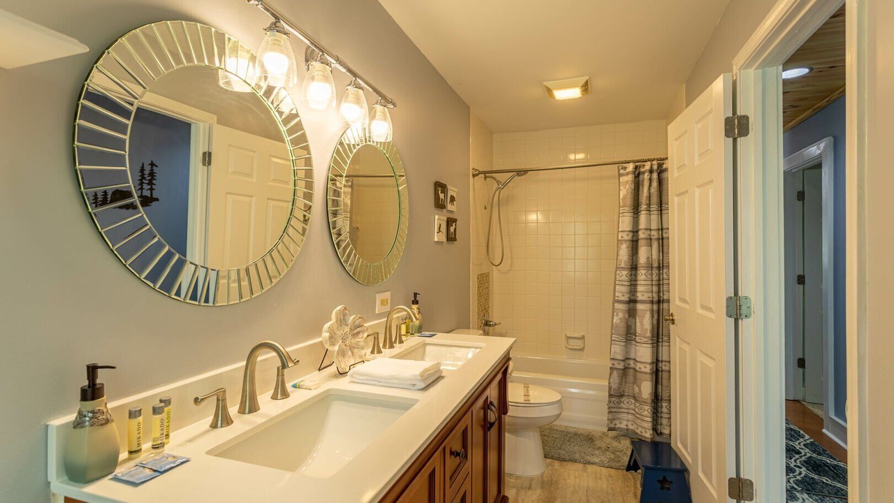 Photo of Bathroom in Newland