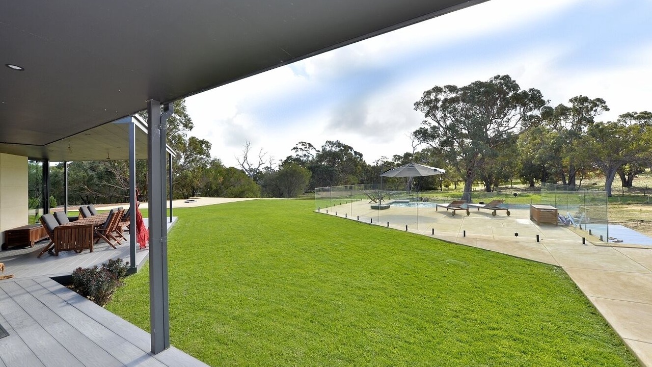 Photo of Outdoor in Herron