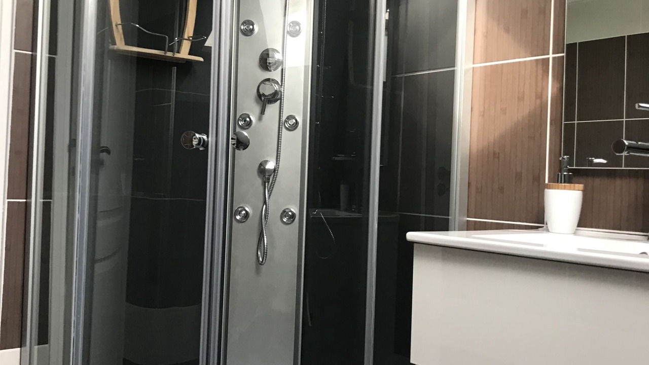 Photo of Bathroom in Equilly