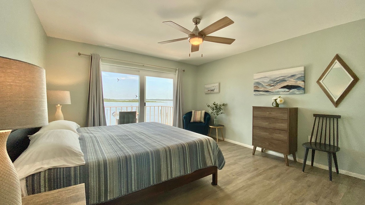 Photo of Bedroom in Crescent Beach