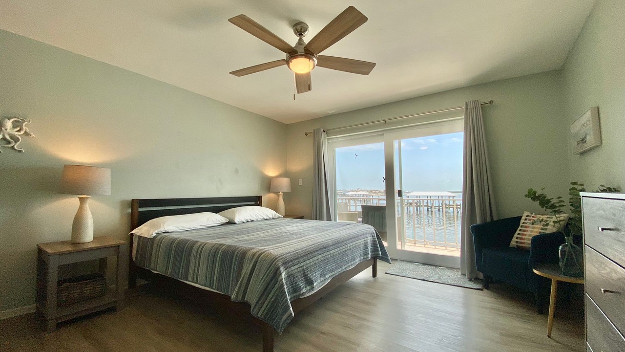 Photo of Bedroom in Crescent Beach