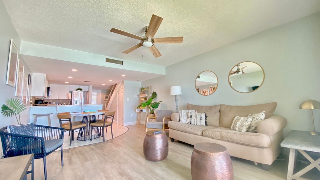 Photo of Livingroom in Crescent Beach