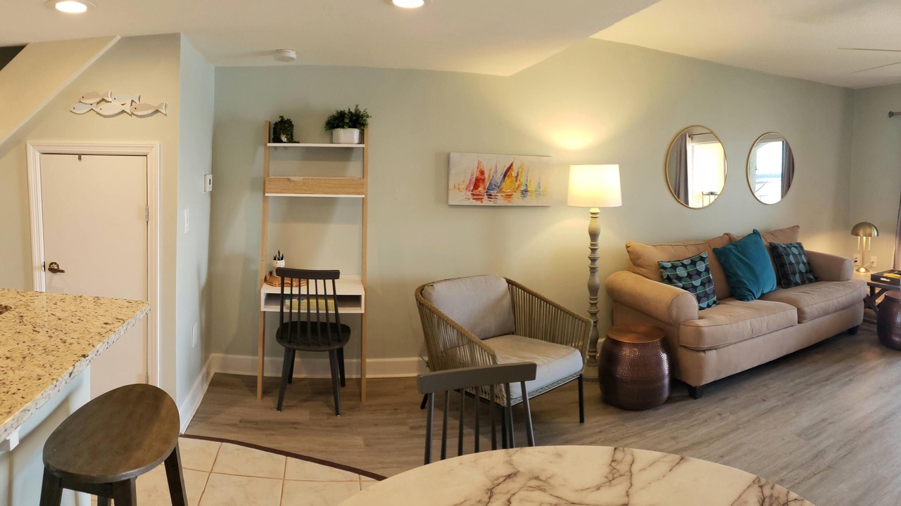Photo of Livingroom in Crescent Beach