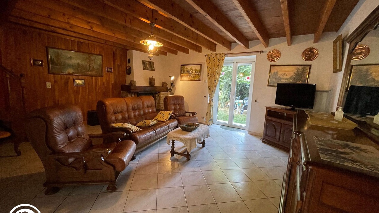 Photo of Livingroom in Thire