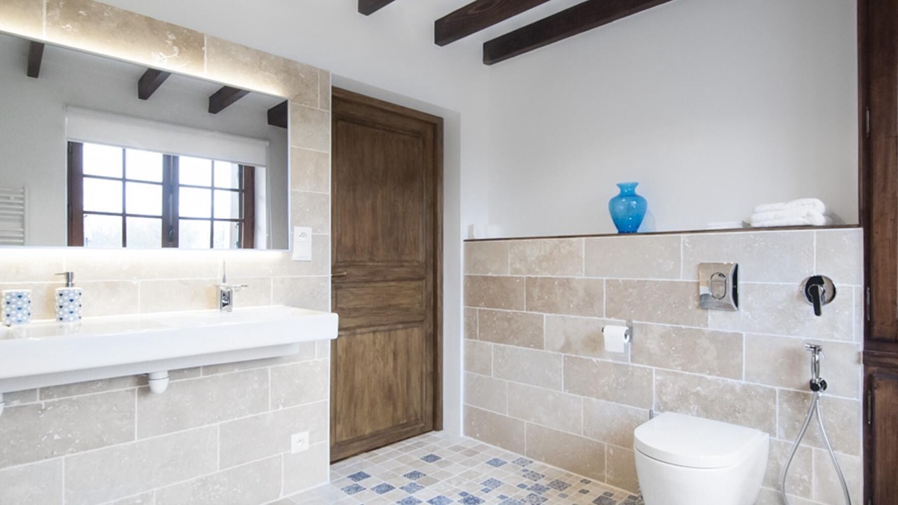 Photo of Bathroom in Eguilly