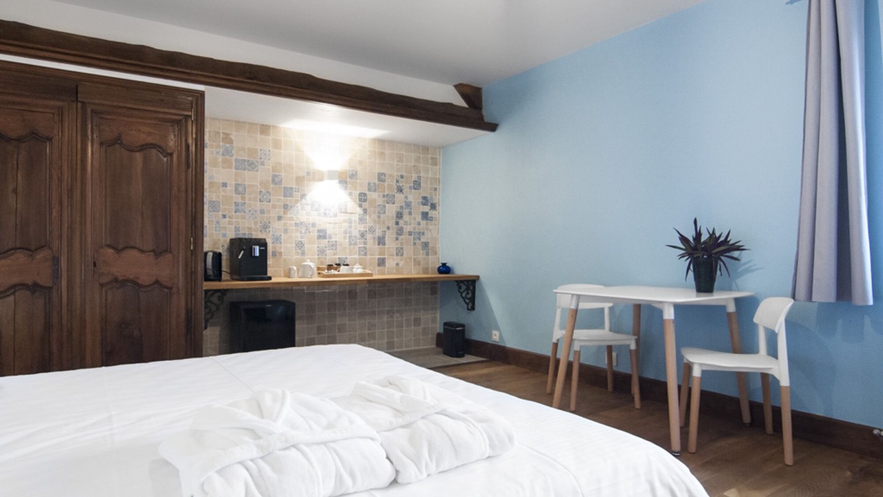 Photo of Bedroom in Eguilly