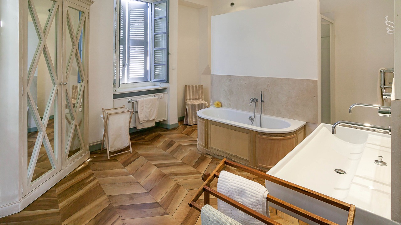 Photo of Bathroom in Embrun