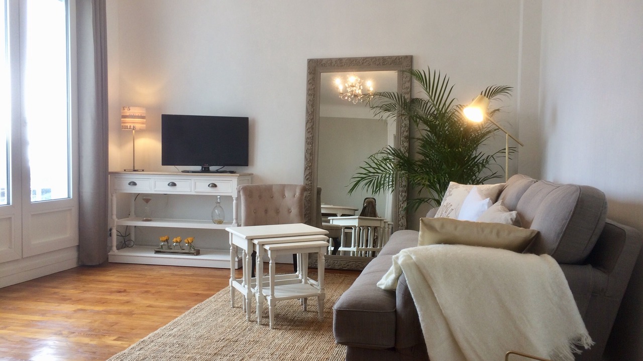 Photo of Livingroom in Downtown