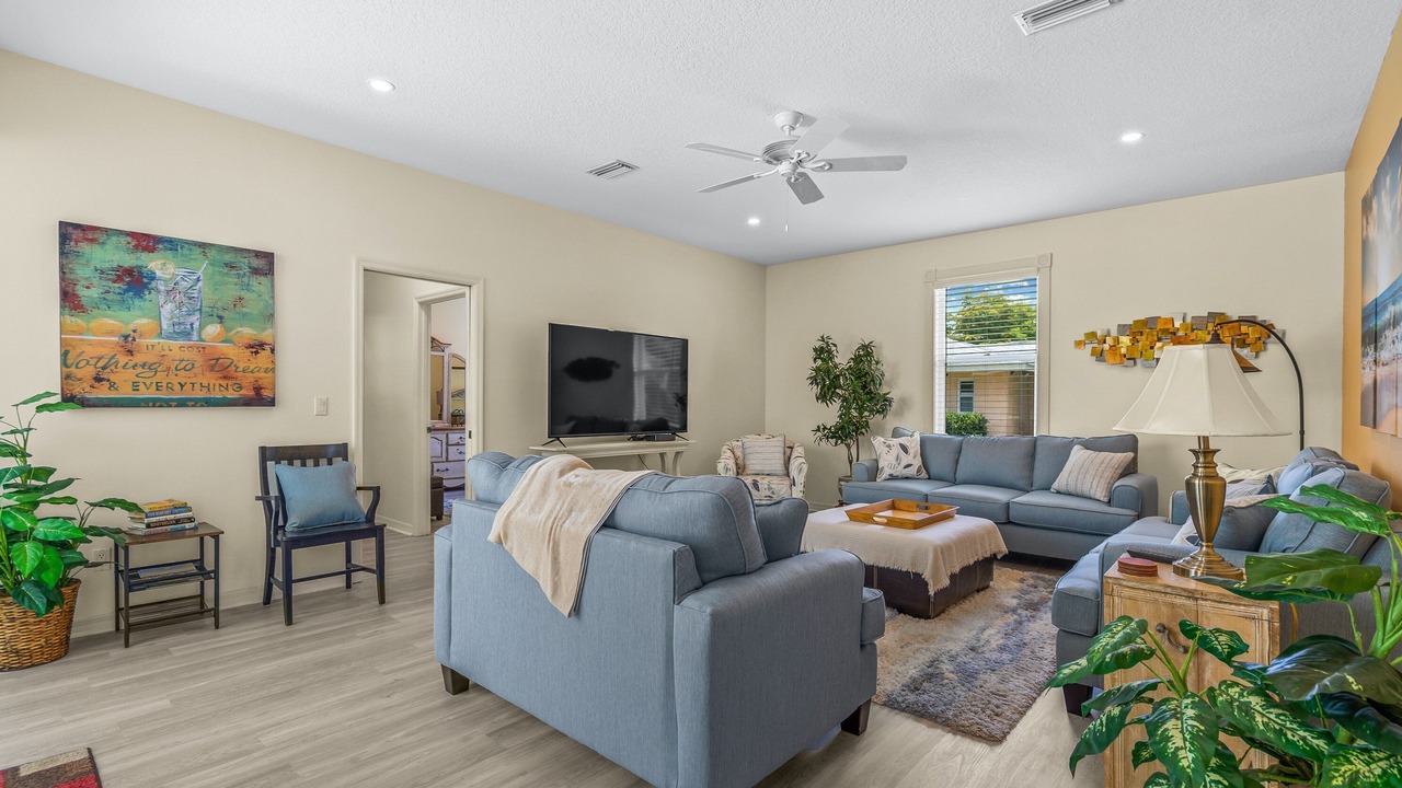 Photo of Livingroom in Trailer Estates