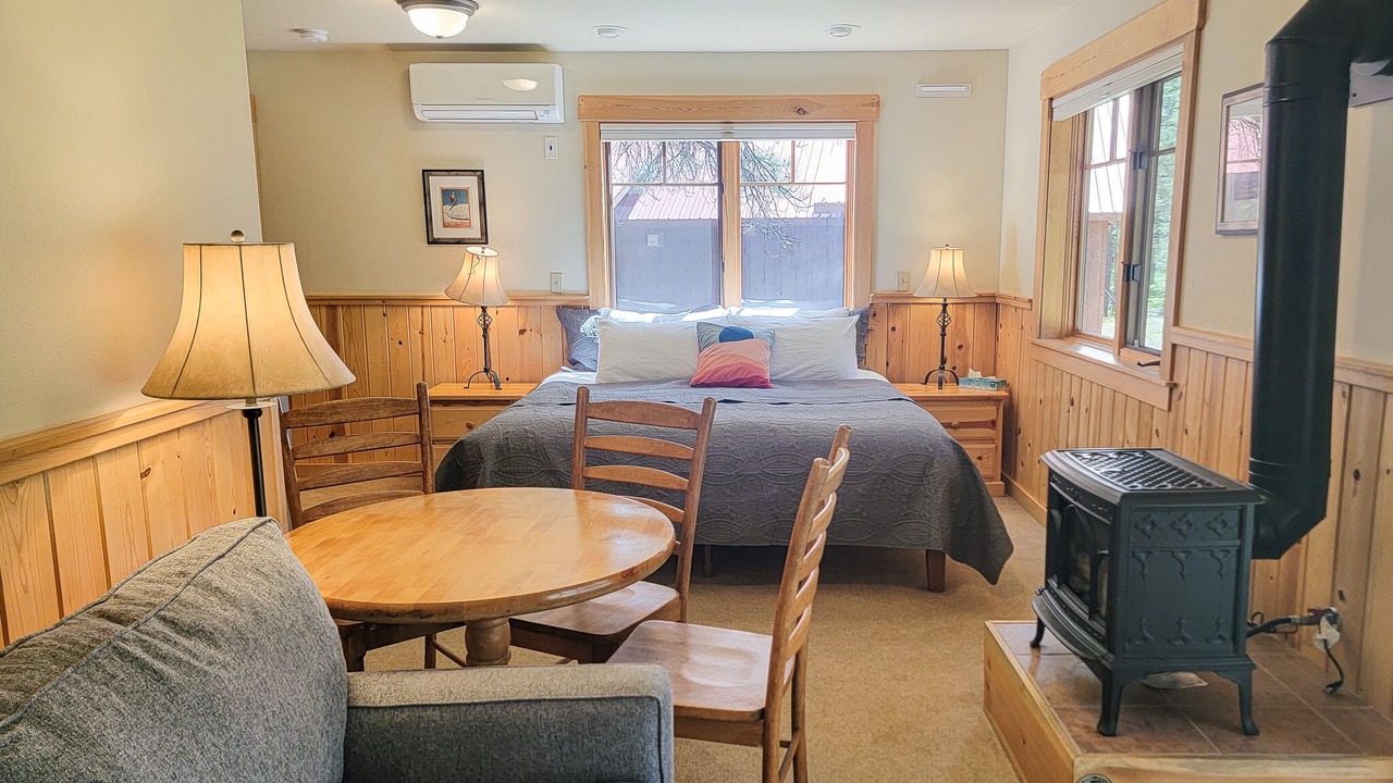 Photo of Livingroom in Mazama
