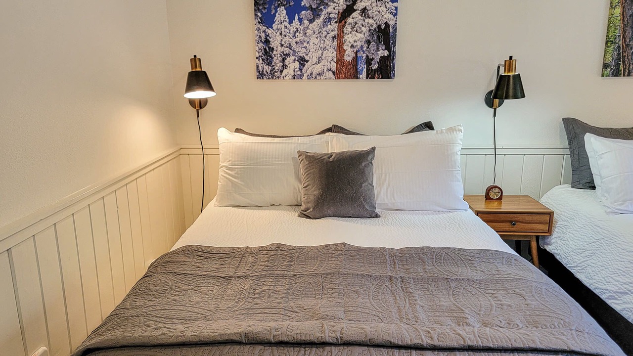 Photo of Bedroom in Mazama