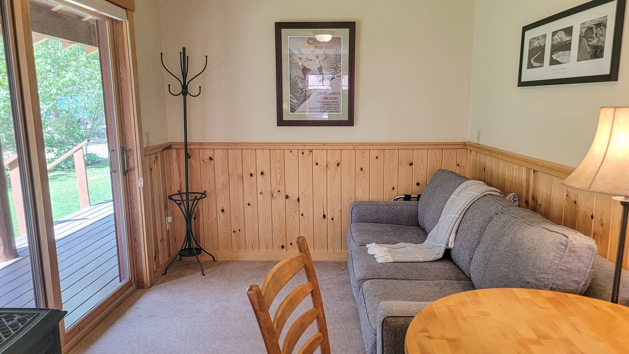 Photo of Livingroom in Mazama