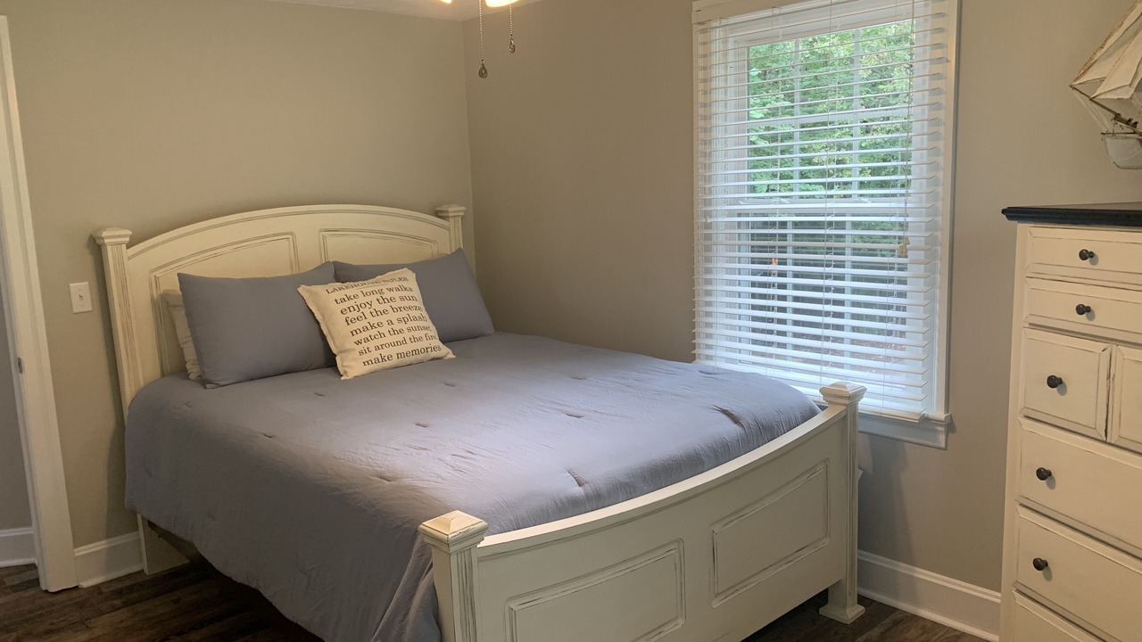 Photo of Bedroom in Grand Rivers
