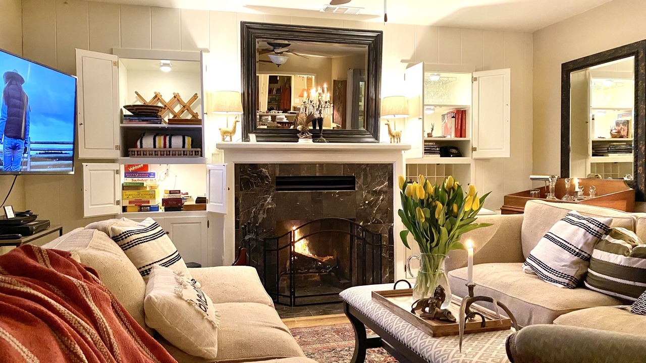 Photo of Livingroom in Los Alamos