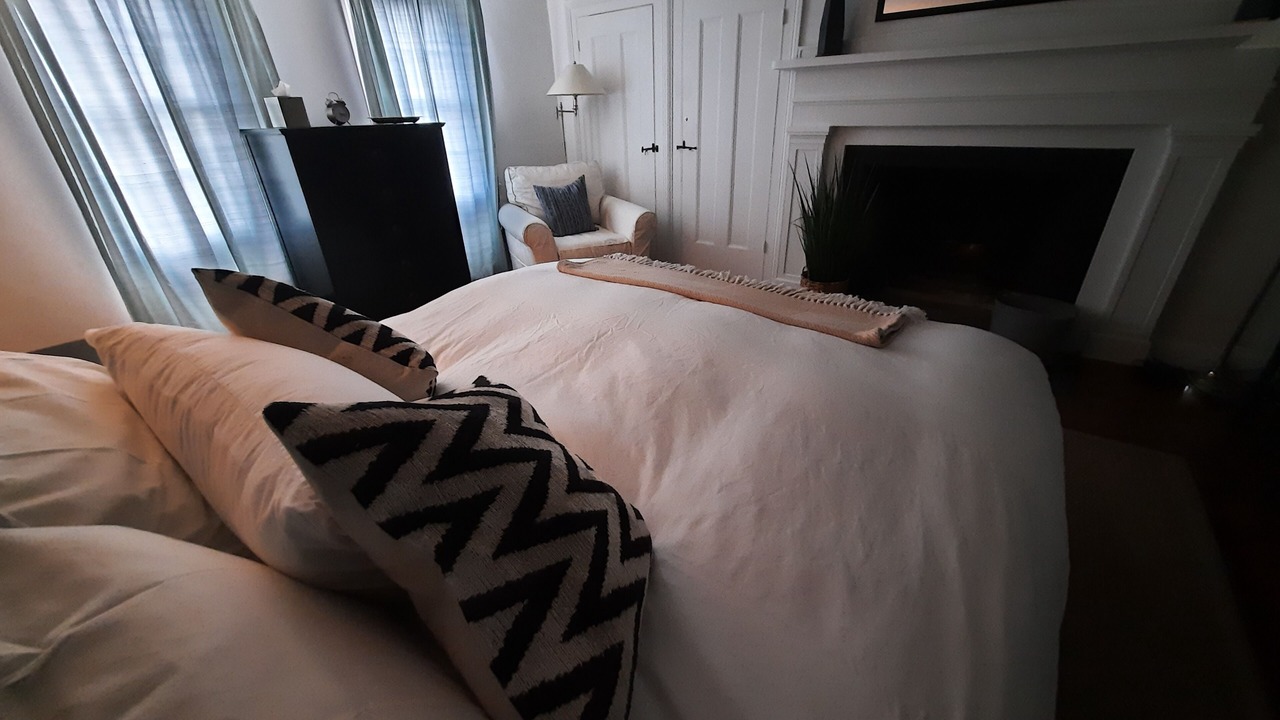 Photo of Bedroom in Ivoryton