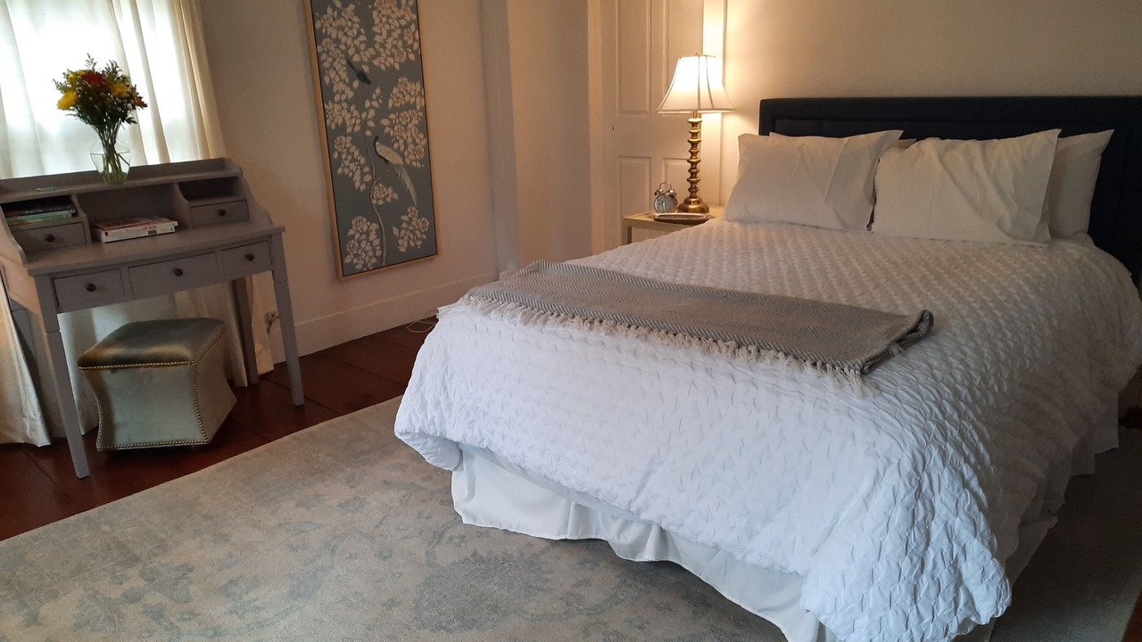 Photo of Bedroom in Ivoryton