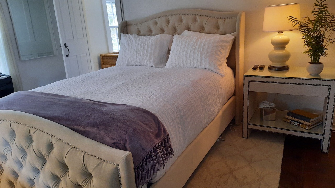 Photo of Bedroom in Ivoryton