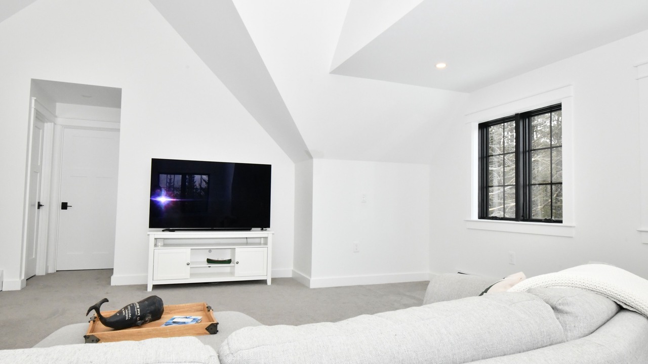 Photo of Livingroom in Lamoine
