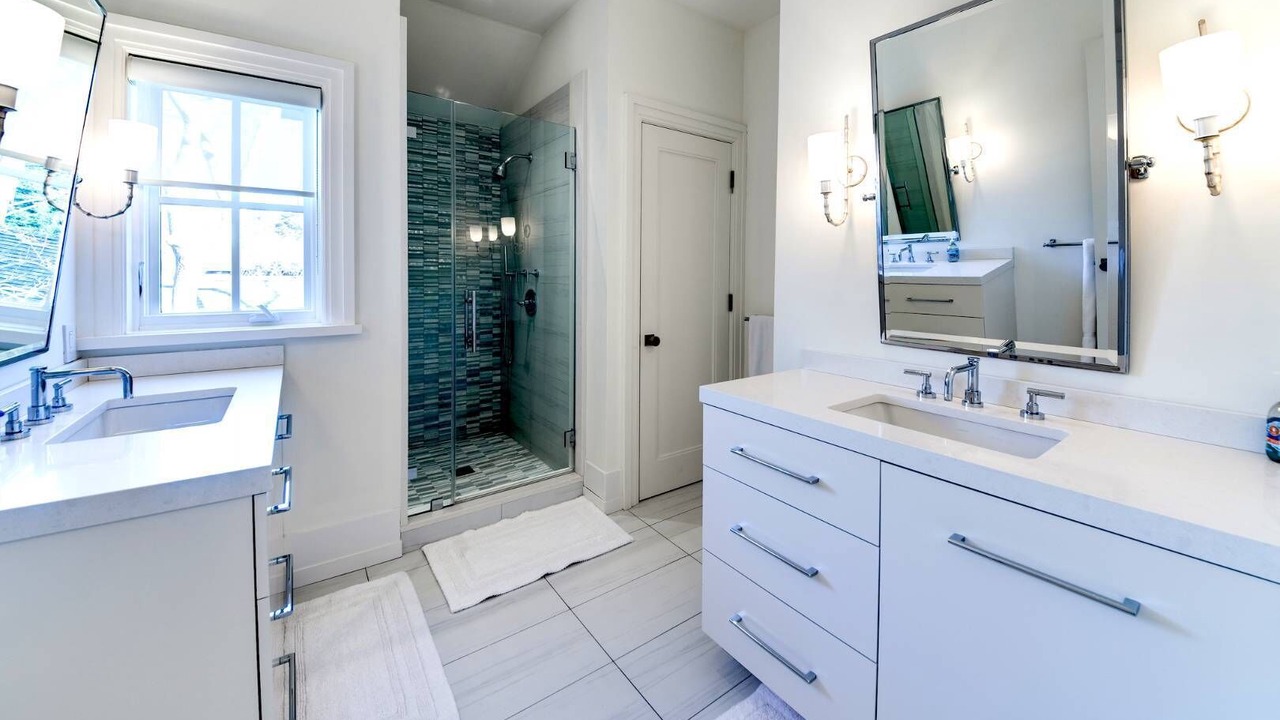 Photo of Bathroom in East Hampton North