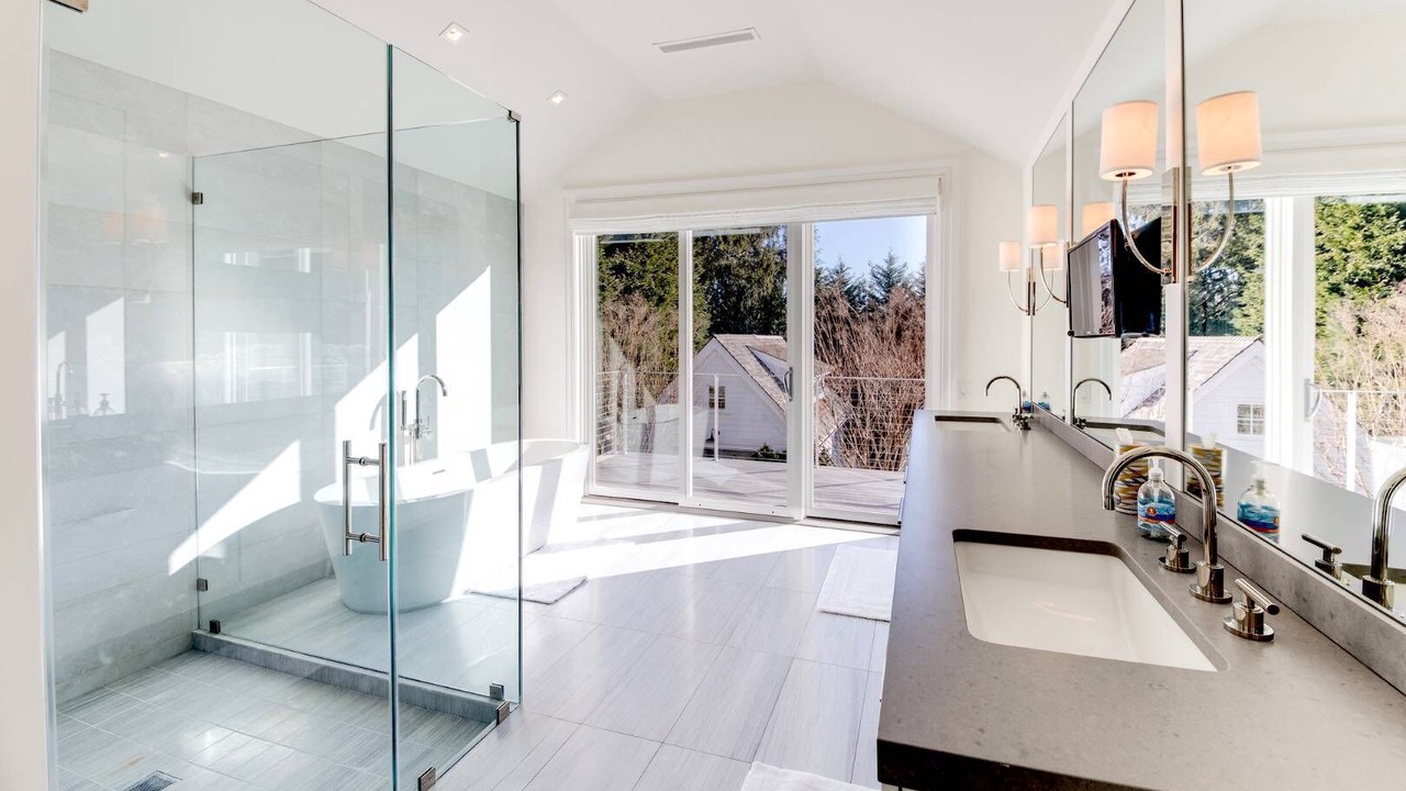Photo of Bathroom in East Hampton North