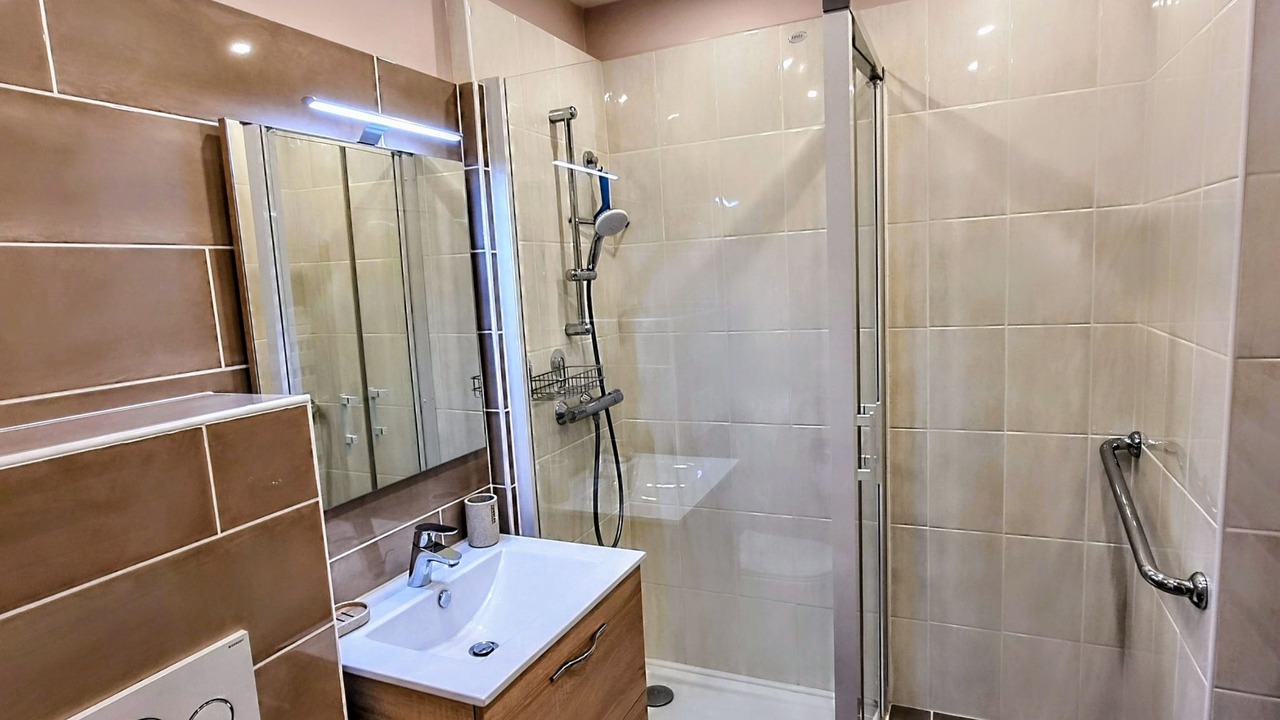 Photo of Bathroom in Quiberon