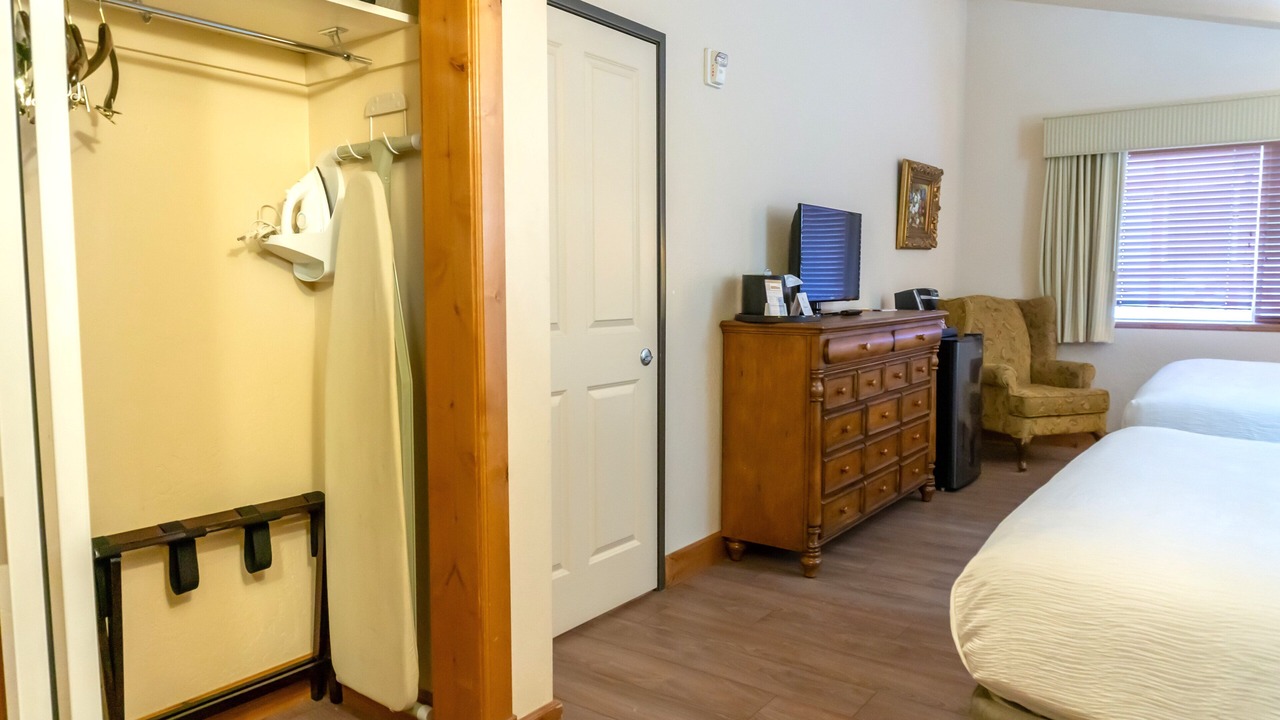 Photo of Bedroom in Midway