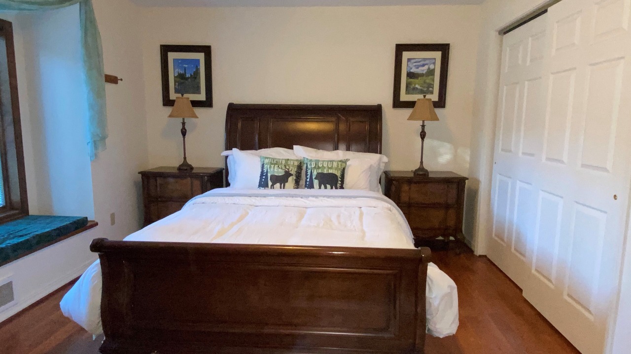 Photo of Bedroom in Lakeside