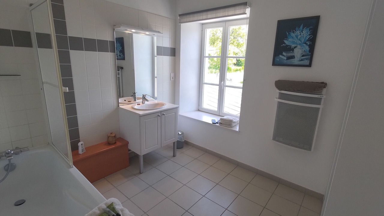 Photo of Bathroom in Attigneville
